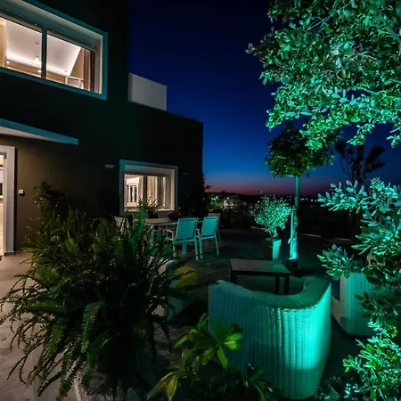Villa Thomas - Private Pool - Sleeps 6 Hersonissos (Crete)