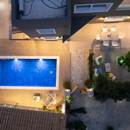 Villa Thomas - Private Pool - Sleeps 6 *