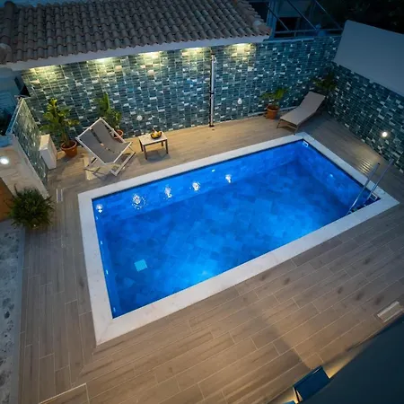 Thomas - Private Pool - Sleeps 6 Villa
