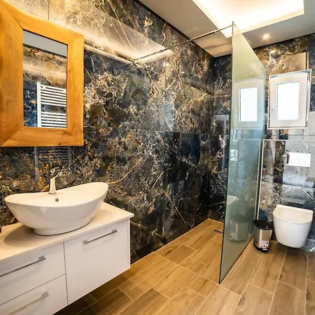 Thomas - Private Pool - Sleeps 6 赫索尼索斯